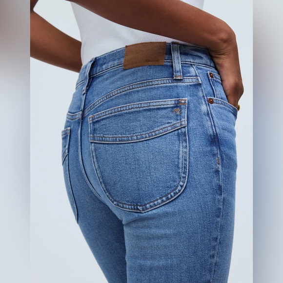 Madewell The Flea Market Flare Petite Jean - Picture 2 of 10